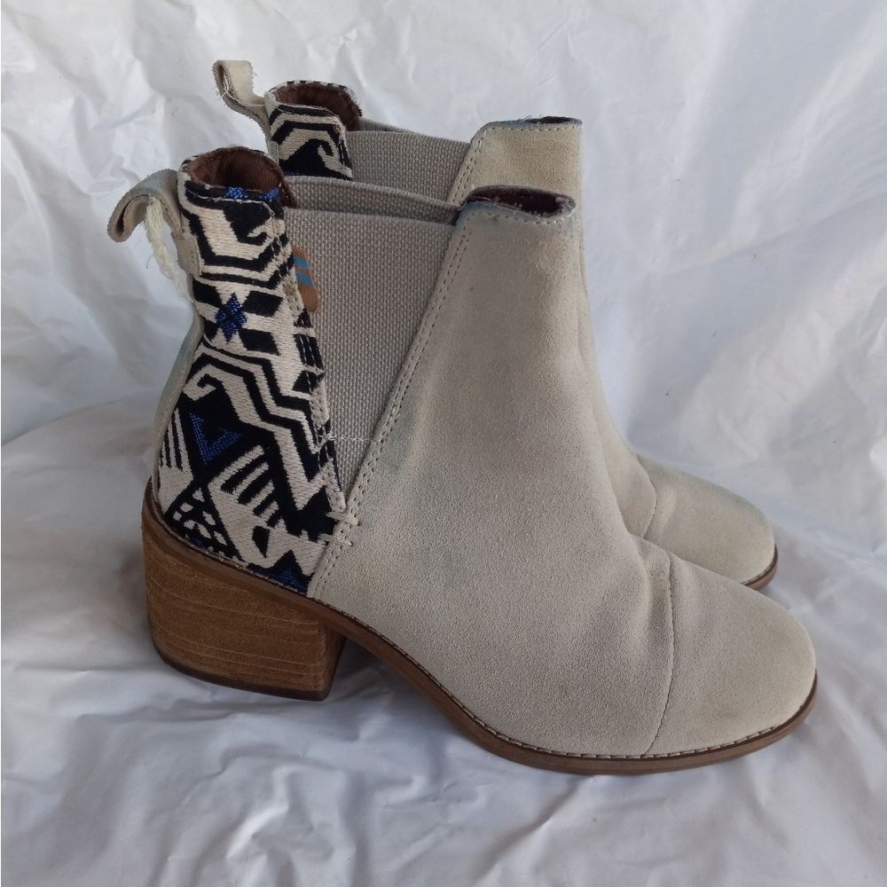 TOMS Women's 6.5 Esme Suede Ankle Chelsea Boot - Picture 3 of 12